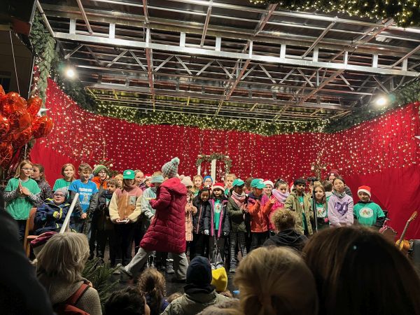 Schulchor auf dem Durlacher Weihnachtsmarkt